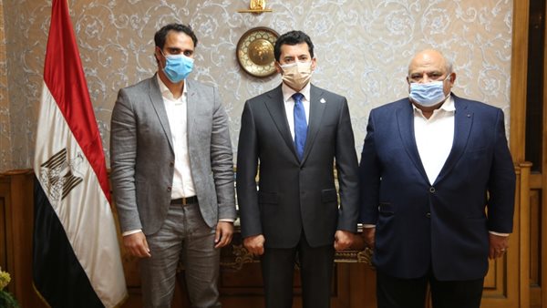 وزير الرياضة يستقبل