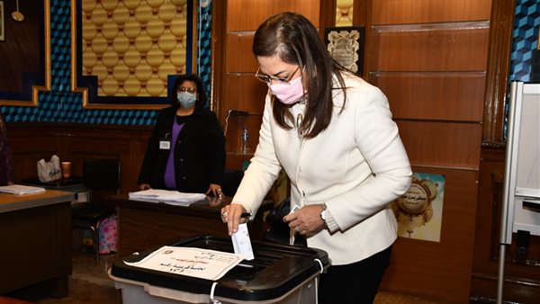 هالة السعيد وزبرة