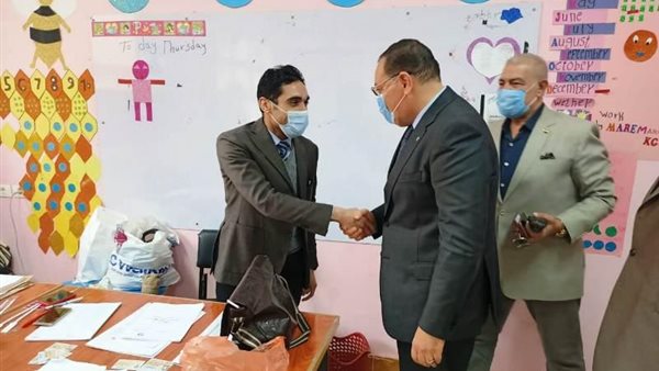 المحافظ يتفقد اللجان