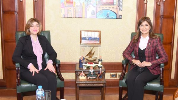 نبيلة مكرم  وإيفان