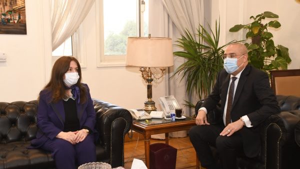 وزيرة الإعمار والإسكان