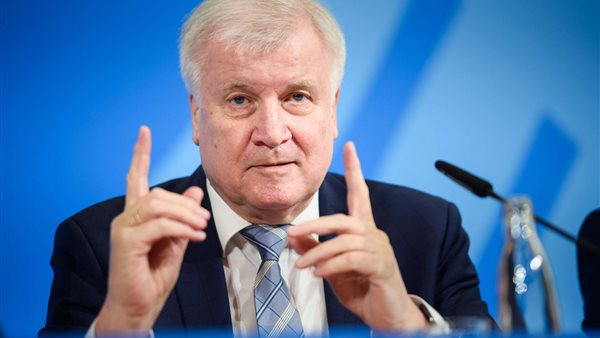 هورست زيهوفر ـ وزير