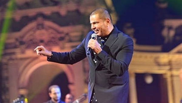 الفنان عمرو دياب