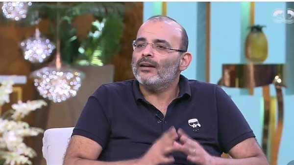 أيمن بهجت قمر 