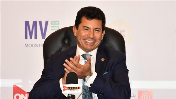 وزير الشباب والرياضة