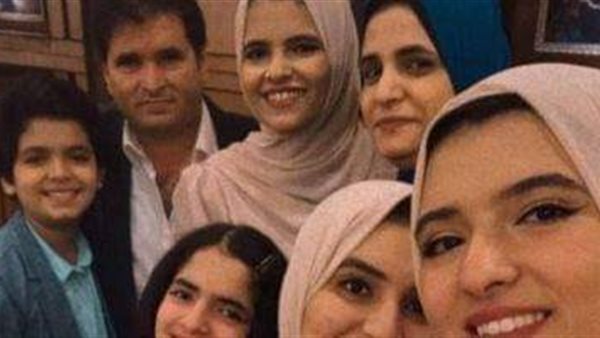 روان وسط أسرتها 
