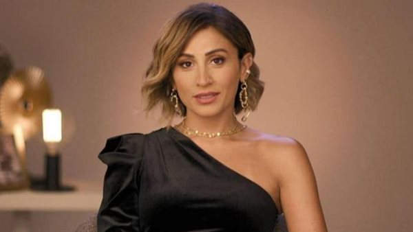 دينا الشربيني 