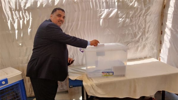 احد المحامين يدلى