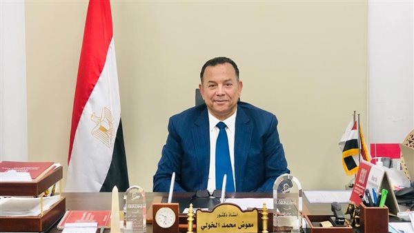 د.معوض الخولي رئيس