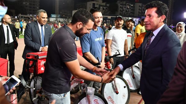 وزير الشباب والرياضة