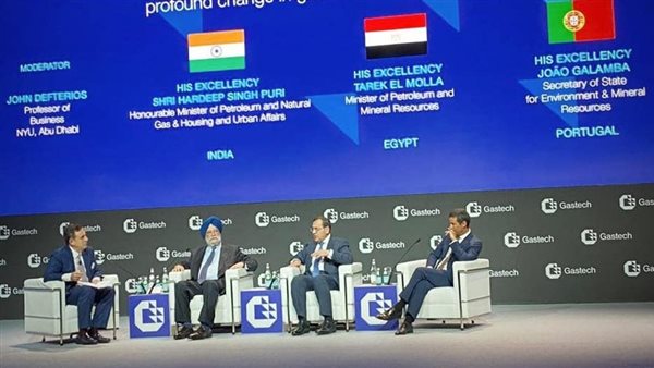 وزير البترول خلال