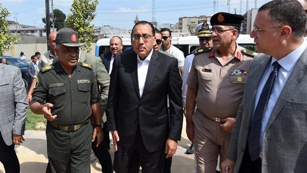 رئيس الوزراء خلال