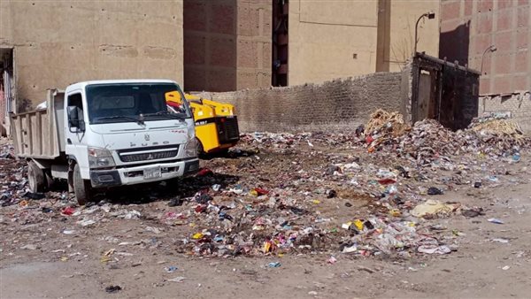 جانب من رفع القمامة