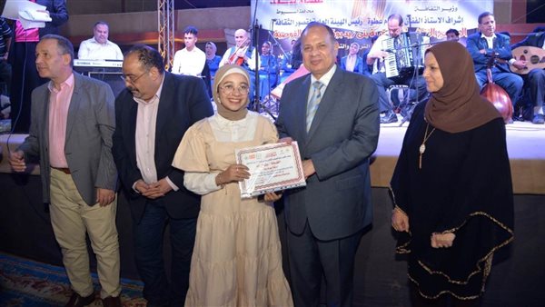 محافظ أسيوط خلال