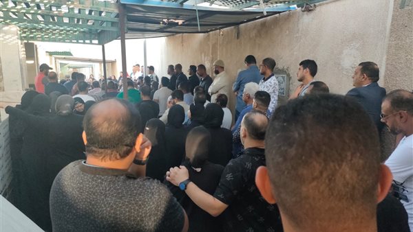 المئات يشيعون جثمان