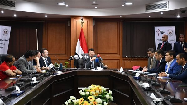 أشرف صبحي وزير الشباب