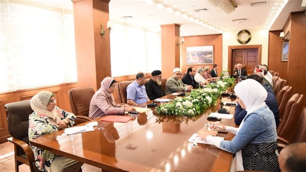 محافظ بورسعيد يتابع