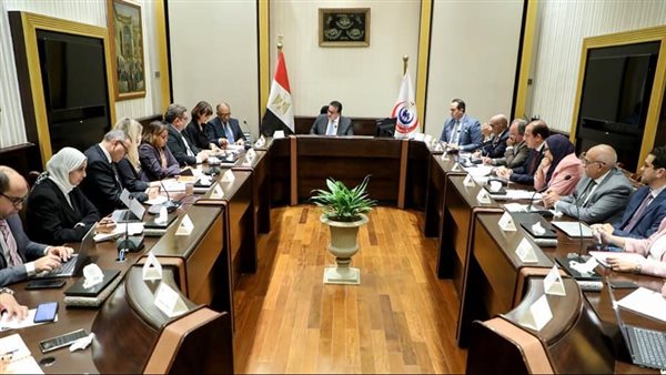 وزير الصحة خلال الاجتماع
