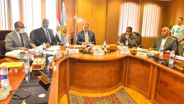 محافظ أسيوط خلال