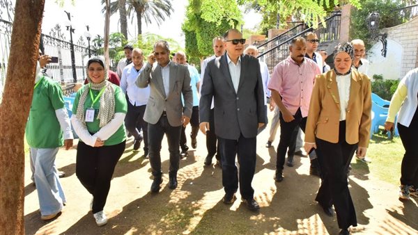 محافظ أسيوط خلال