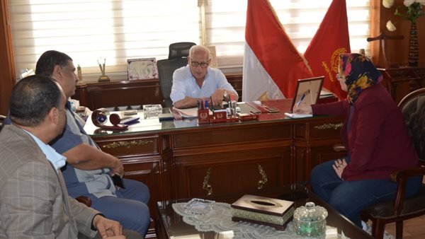 محافظ بورسعيد يلتقي