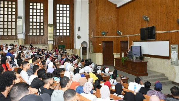 طلاب جامعة القاهرة