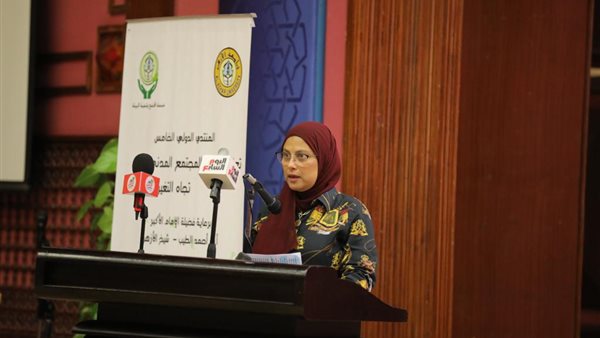  نشوى طلعت مستشار