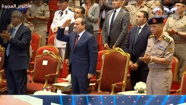 الرئيس السيسي يقدم