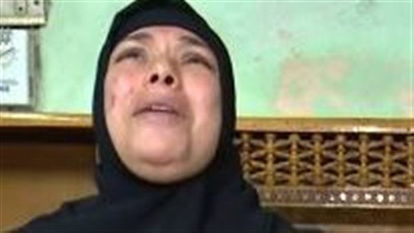 والدة الطالبة منة