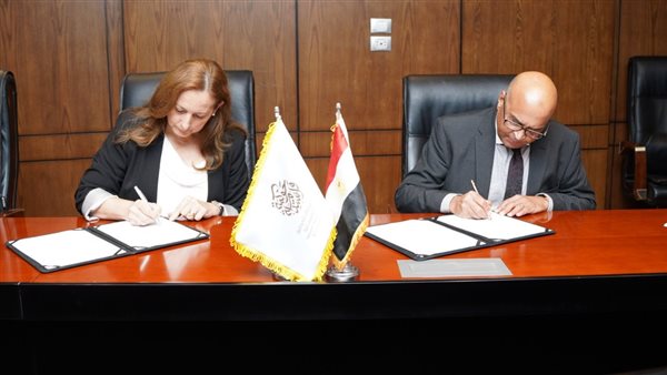 جانب من مراسم التوقيع