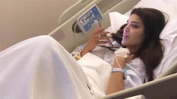 الفنانة دينا حايك