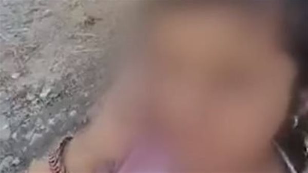 الطفلة بالمقابر 