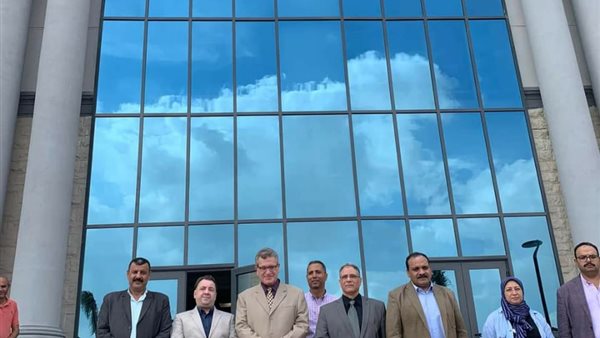 مستشفى بنها الجامعي-