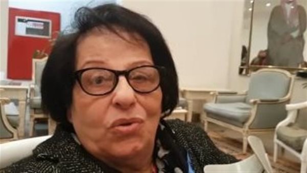 رئيسة تحرير مجلة