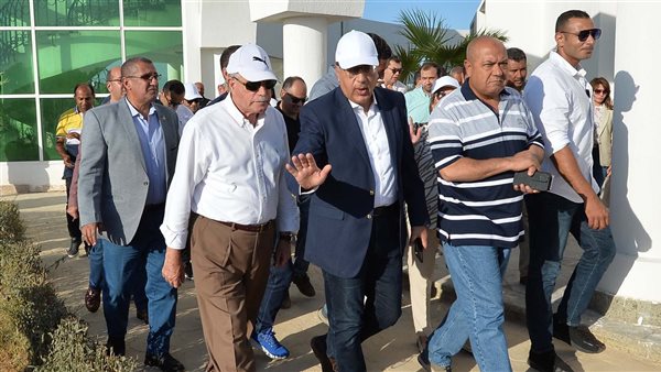 رئيس الوزراء خلال