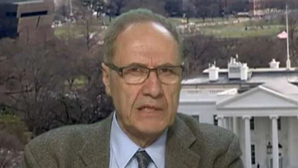  إدموند غريب