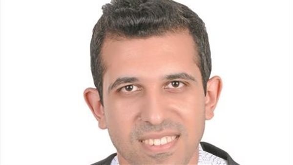 الكاتب محب جميل