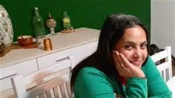 الشاعرة أمينة عبد