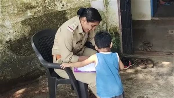 الطفل اثناء تقديم