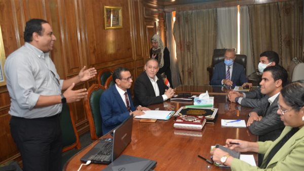 محافظ القليوبية خلال