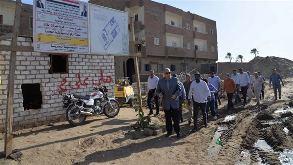 محافظ أسيوط خلال