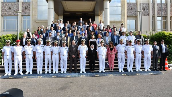 القوات البحرية تحتفل