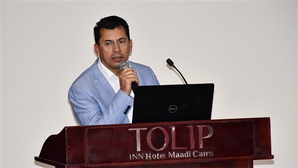 وزير الشباب والرياضة