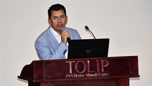 أشرف صبحي وزير الشباب