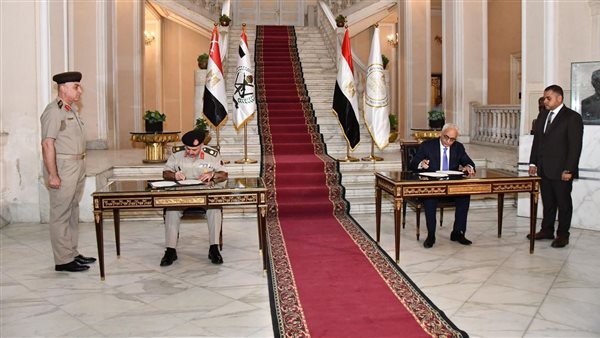 جانب من مراسم التوقيع