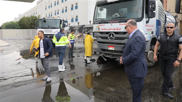 محافظ القاهرة خلال