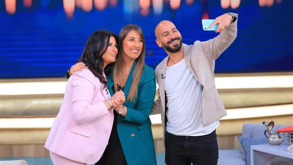 معكم منى الشاذلي