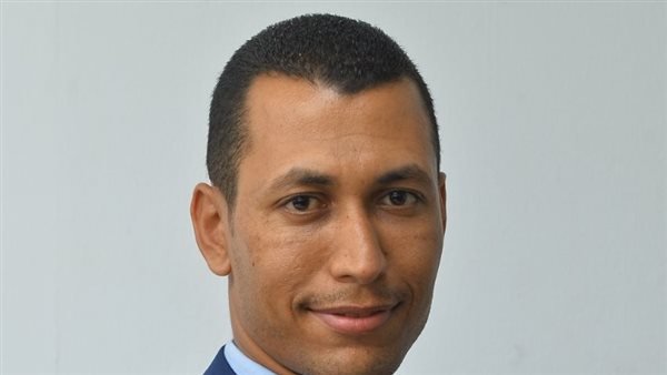 الكاتب الصحفي محمد