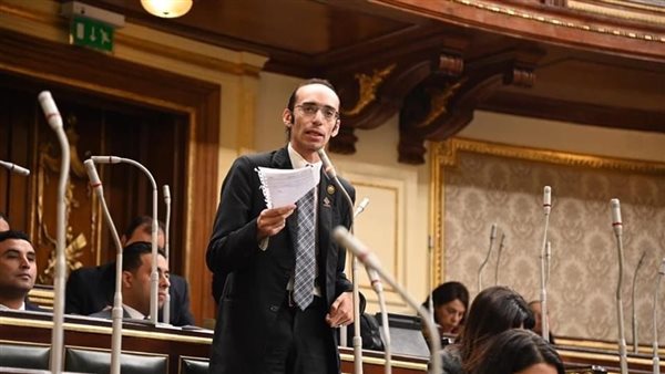 النائب محمد عبدالعزيز