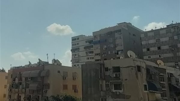 الشمس الساطعة تغطي